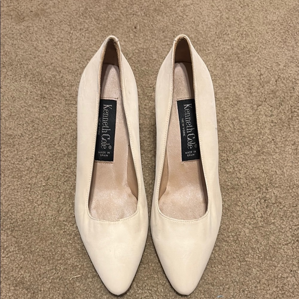 Kenneth Cole Women's Cream Pumps